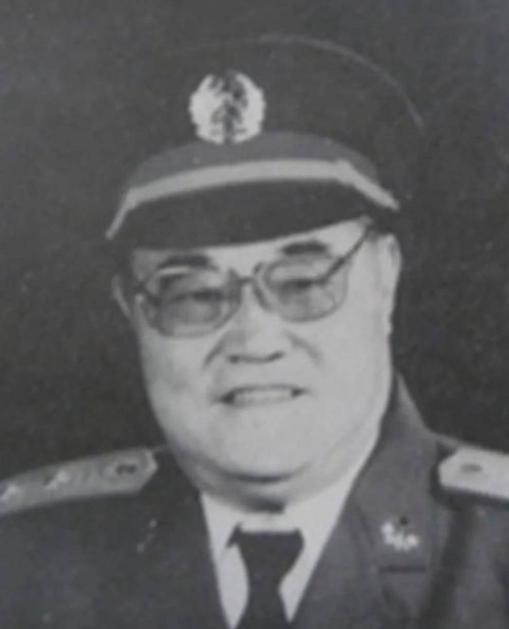 在视察西藏时直升机失控遇难,司令员被免职_敌人_张德福_部队