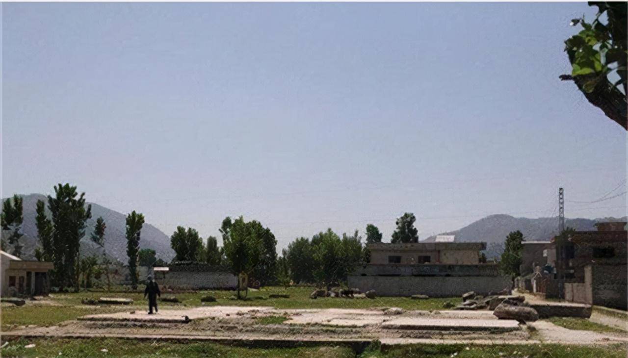 本拉登最后藏身地:3层小院,院主人从不出门,散步也会贴着墙走