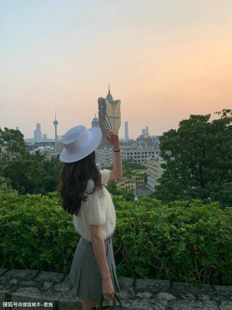 day 1:澳门旅游塔,高空挑战与美景并存大家好,我是你们的朋友小张