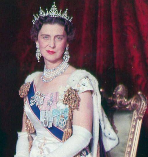 希腊蓝血公主:30岁嫁给英国王子,8岁女王给她当花童,守寡26年