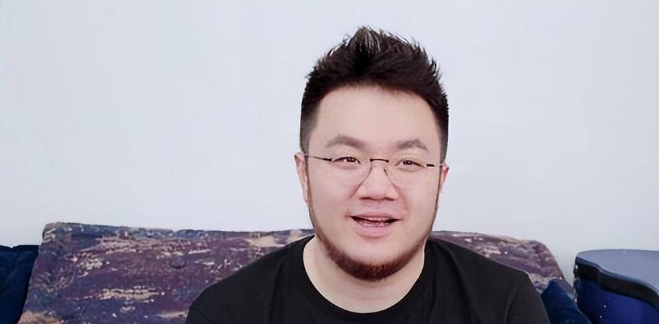 拒认亲儿子25年,晚年想看孙子,巴图回怼英达:没必要