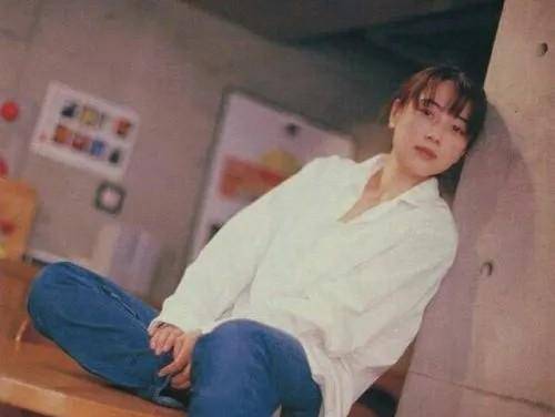 但不尽如人意的是,zard的人员变动十分频繁,只有主唱坂井泉水没变过.