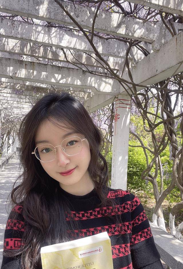 青岛理工美女师姐,成功保研山东大学,貌美如花,心地也美