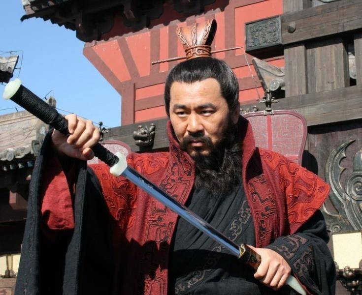 曹操挟天子以令诸侯,运用了四个方法,实现汉魏禅让.