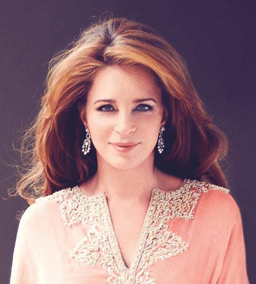 陪伴患癌症丈夫不离不弃,宫斗失败遁走海外_国王_哈姆扎_阿卜杜拉