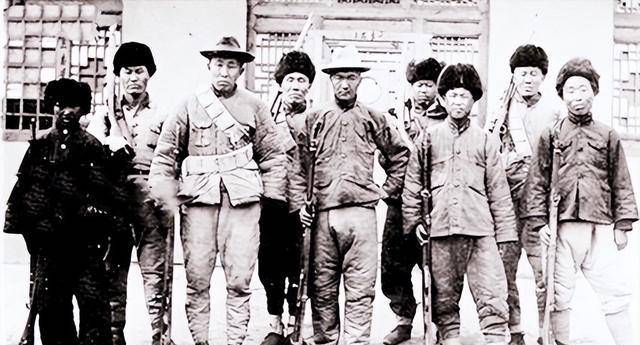 乔匪横行山西,甚至打败过王震,霸占下属妻子,最终被打黑枪暴亡