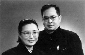 清华才子吴晗苦追瘫痪学姐,相守30年,夫妻在苦难中一起赴死