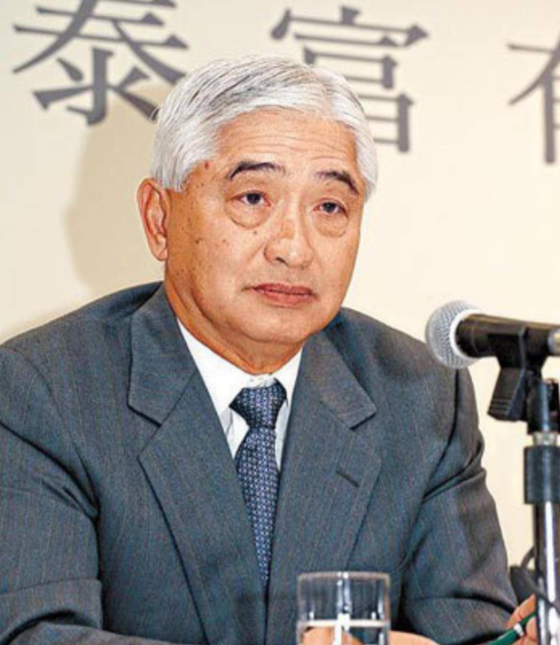 荣智健重回香港后荣智健加入了中信香港分公司,不久后中信香港收购了