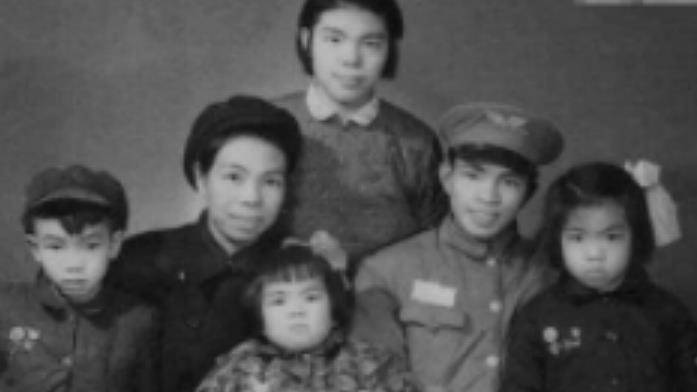 一生2次嫁沙飞,1950年,他被判死刑她哭了7天,36年后为他翻案_王辉