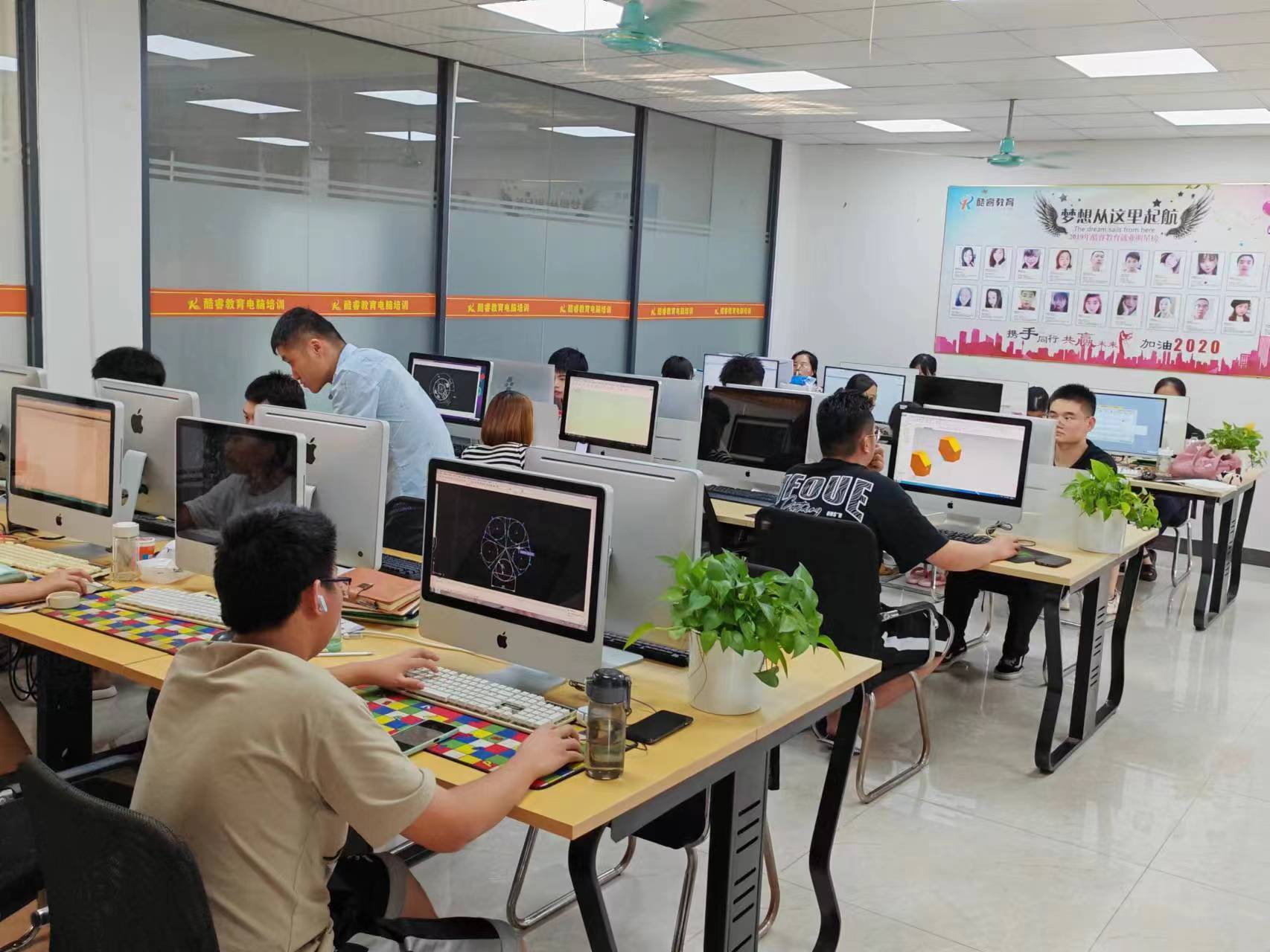 电脑培训有多难15天能学会吗零基础小白变职场达人酷睿教育