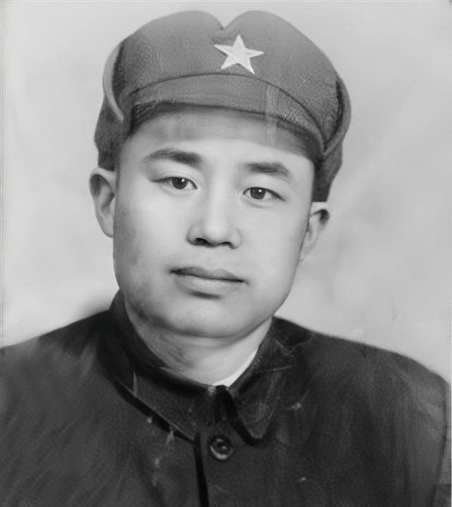 两个女八路军给首长敬礼,首长却当场将其枪毙,这是为何_王近山_敌人