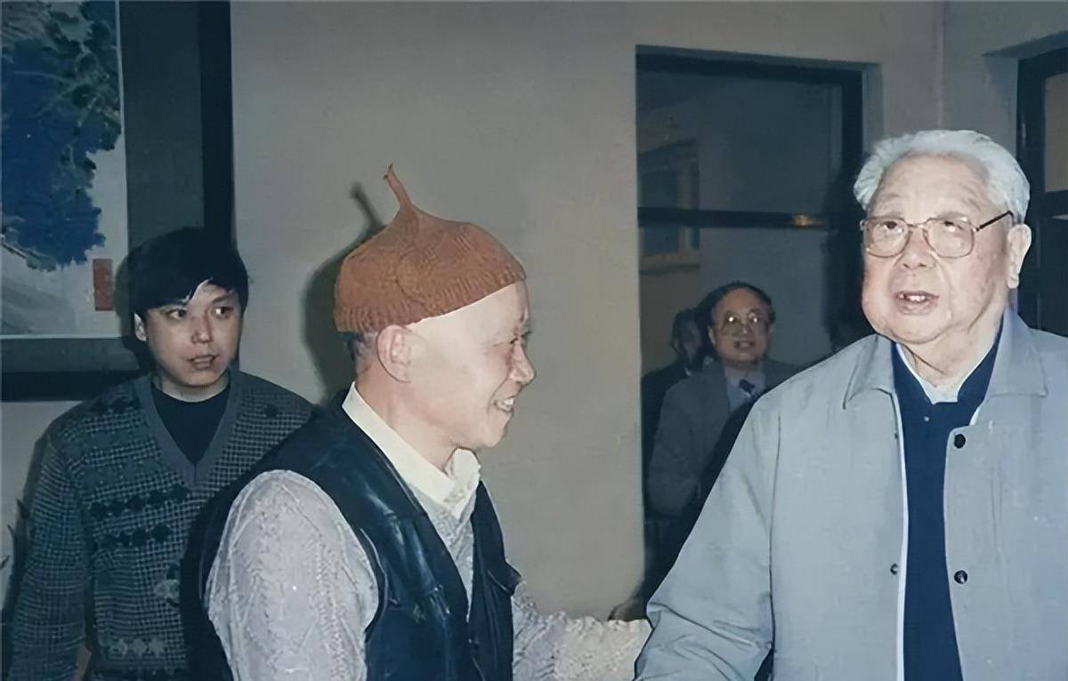 中央派人慰问,陈锡联含泪一番话,让人佩服_儿子_王璇_妻子