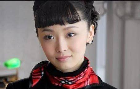 岀生不一样,教养不一样的俩人婚后矛盾重重,陈纪恩是因为娶了孔令仪才