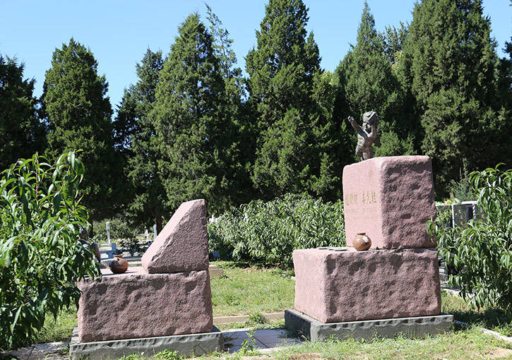 北京福田公墓创建于1930年,因距离福田寺较近,故命名为"福田公墓".