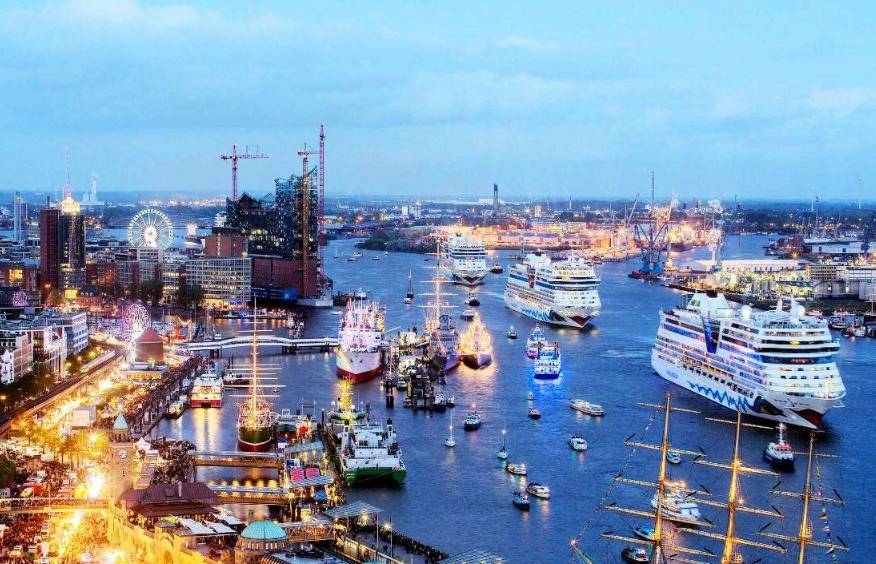 汉堡港成为欧洲首个为集装箱船和邮轮提供岸电的港口