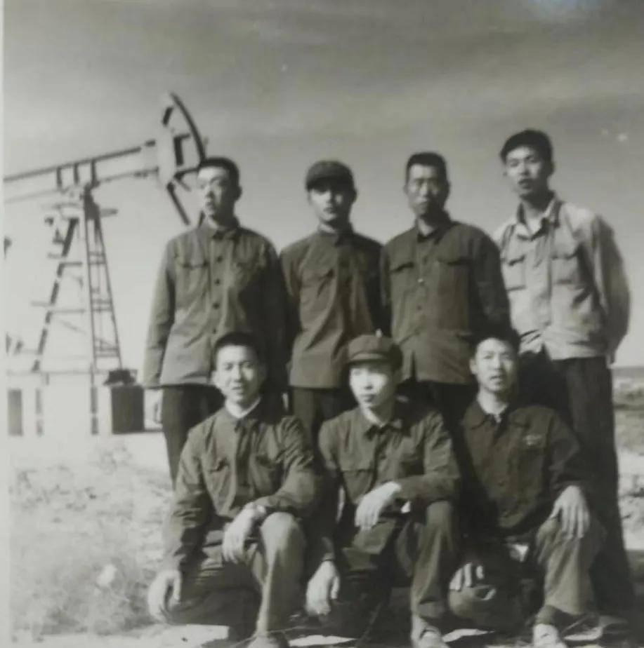 铁道兵战友欢聚,怀念当兵那份情