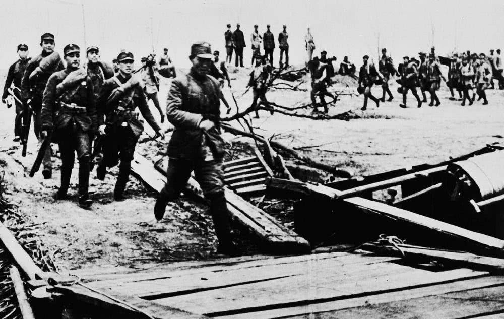 曾经被遗忘的英雄,被关26年父逝妻亡不能相见_日军_台儿庄战役_国民党