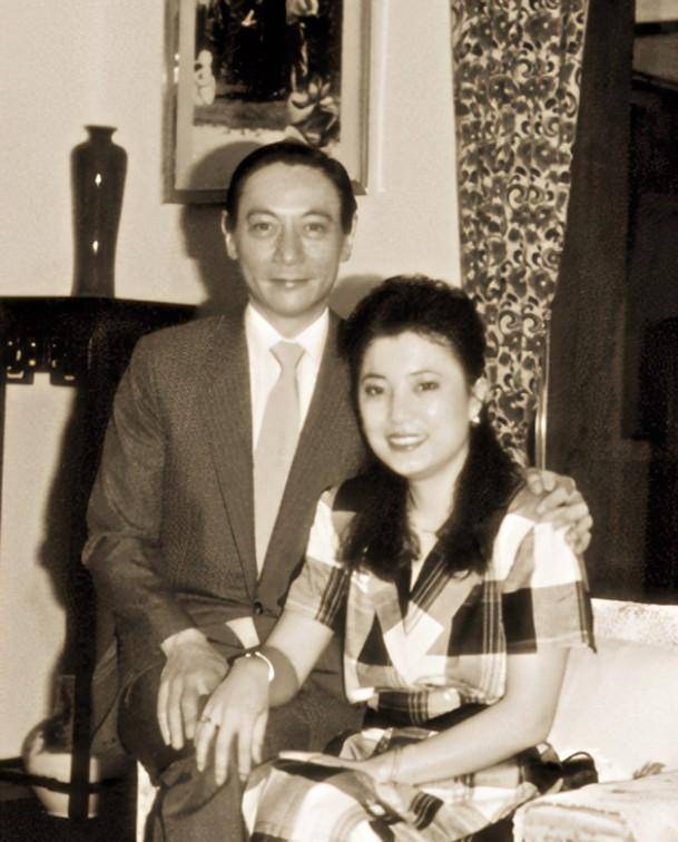 召开发布会提出将两蒋葬在大陆,对记者痛哭流涕_蒋介石_蒋孝武_时候