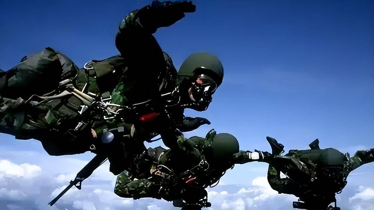 汶川地震,那15位冒死从五千米高空盲跳的空降兵,如今过得怎样?