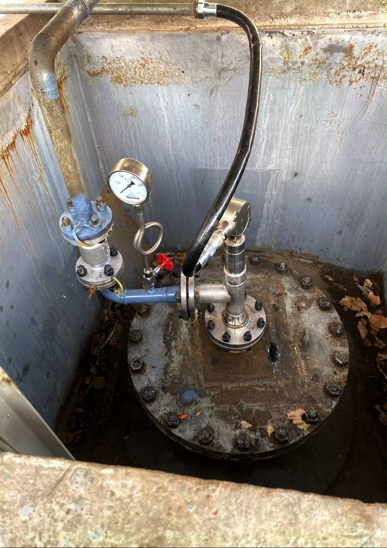 现场安装照片绿牌新型液下泵的应用场景广泛,包括: