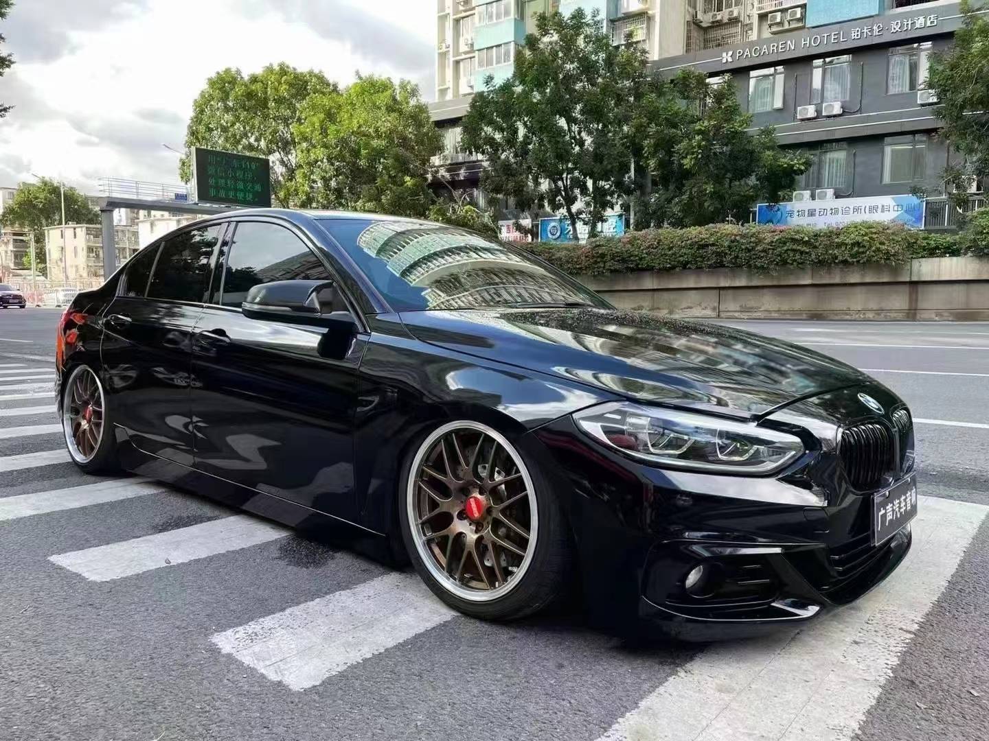 宝马1系改装airbft气动避震,演绎低趴新风尚