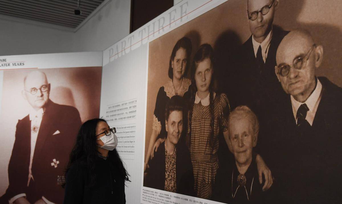 在那段黑暗的时期,拉贝在自己的日记中,写了500多个揭露日军残暴罪行
