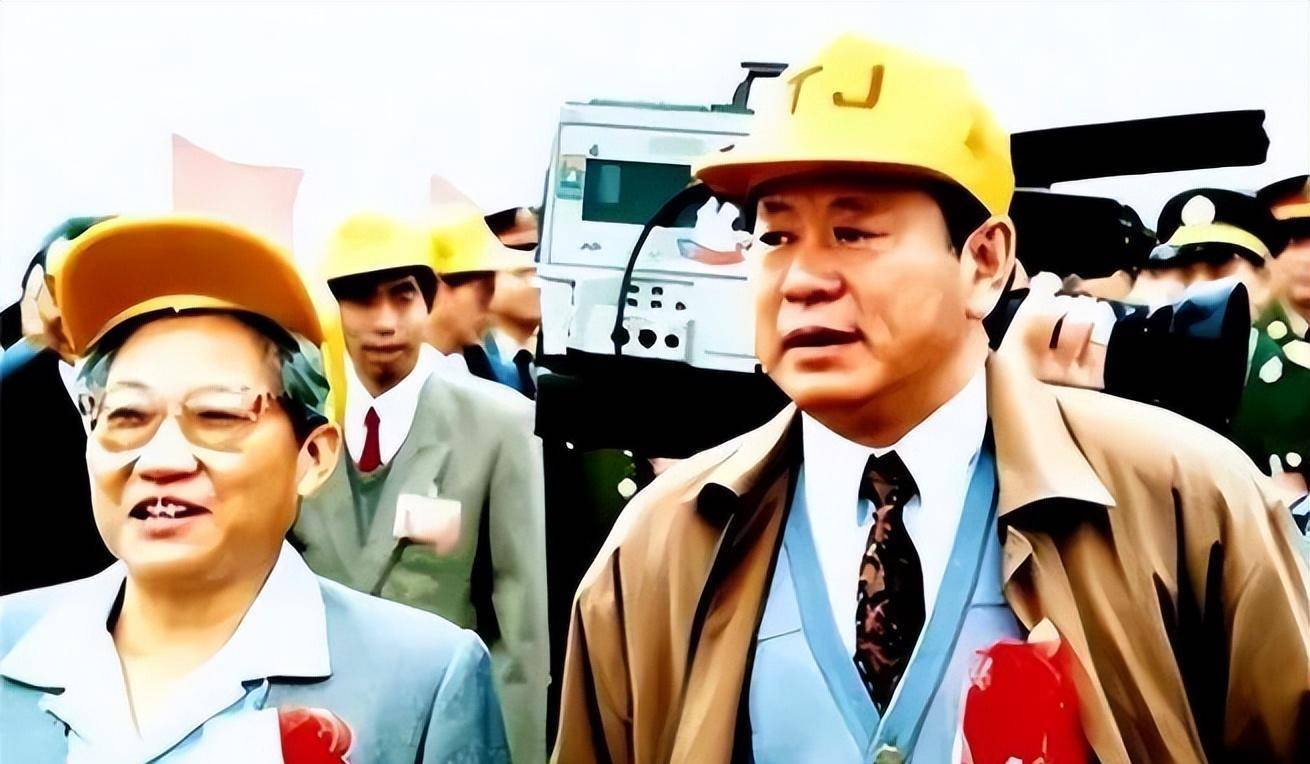 太旧高速公路一定要修成,向大家表态:"就算把省委大楼卖了,也要把路给
