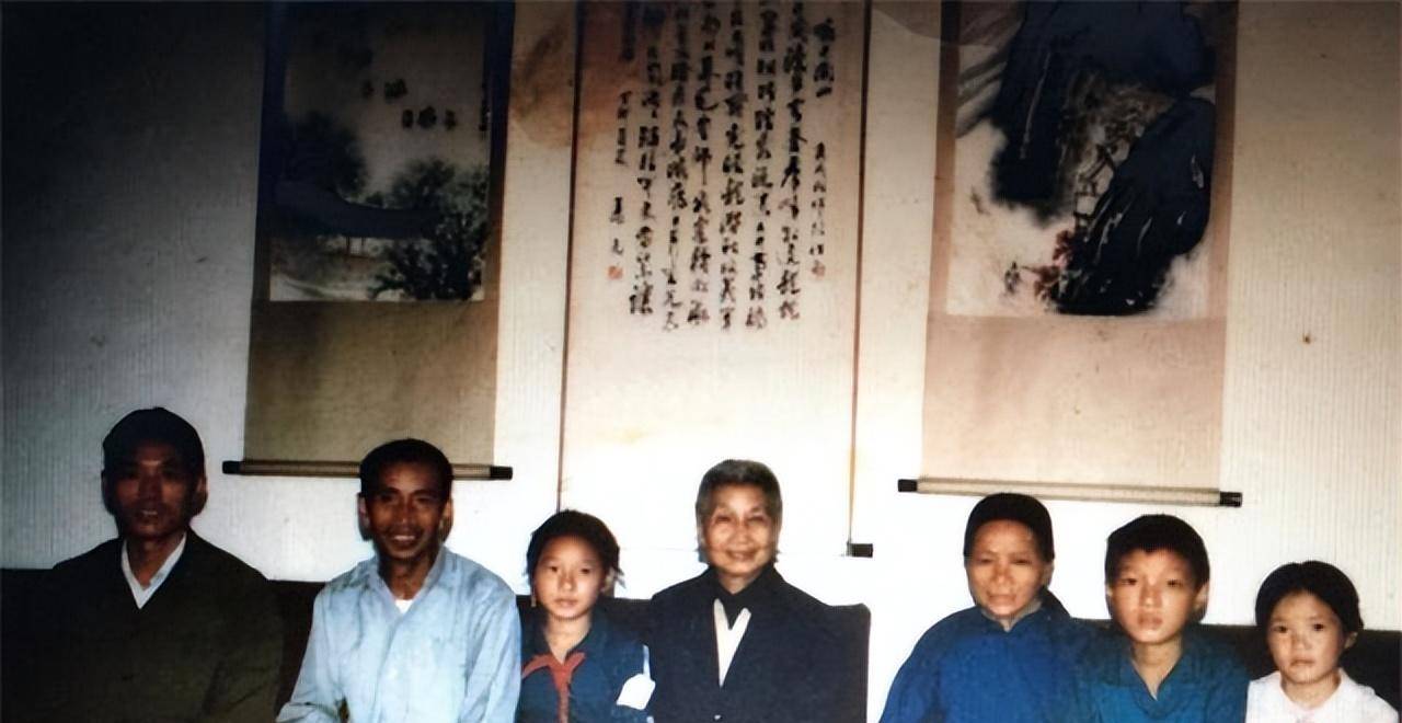 1952年,一井冈山农民到广州面见市委副书记:妈,我是你亲生儿子