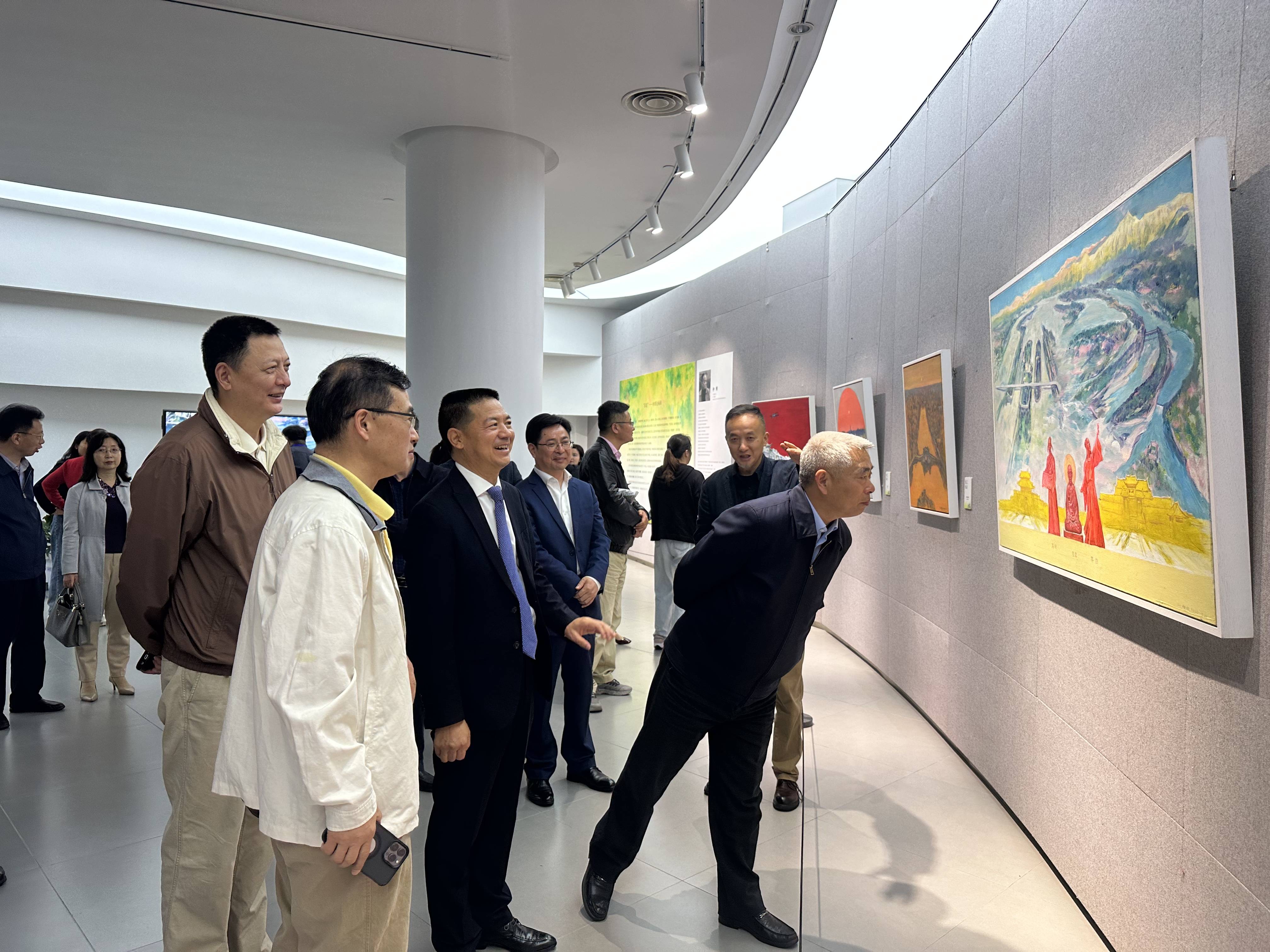 "源起潮生"园起—四川著名油画艺术家钟纲教授油画展在扬州市美术馆