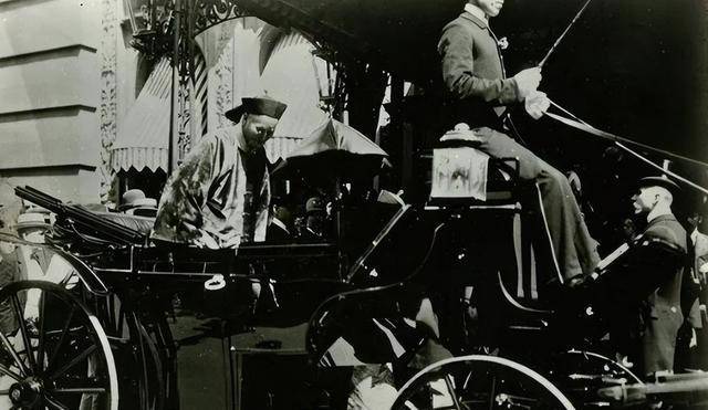 李鸿章身穿黄马褂漫步在美国街头,入住美国最豪华的酒店