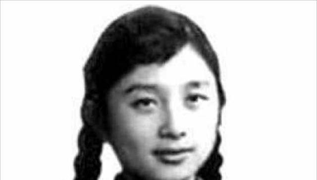 后她遇到了一位华侨林赛圃,结婚后便迁居美国,过着平淡安静的生活.