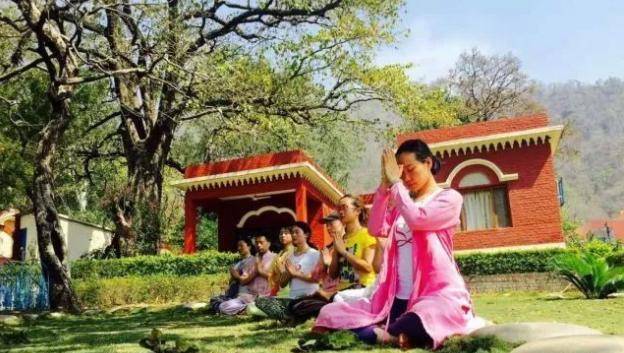 印度90岁瑜伽大师,说自己77年从不进食,直到被人偷偷装了监控