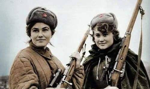 苏联女兵被杀图片