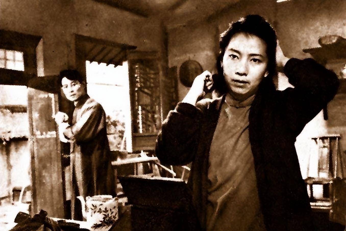 1949年1月12日 ,蒲华辅和马识途在茶楼商量召开川康特委扩大会议的