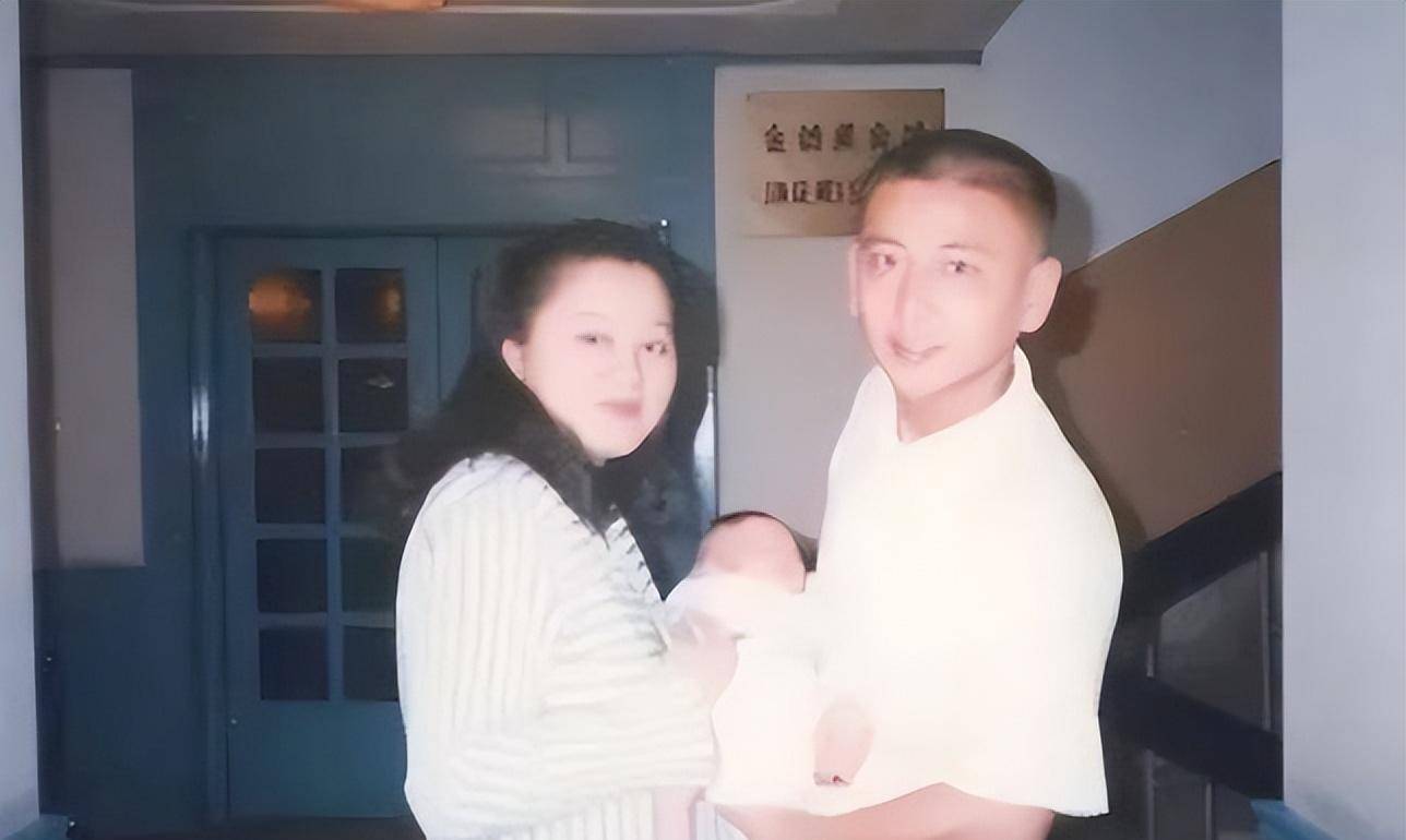 妻子被特招入伍,儿子成海军军官_阮国琴_丈夫_海军部队