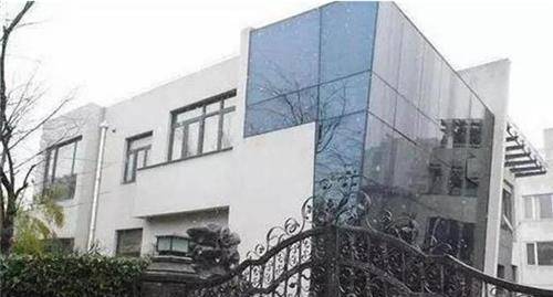 刘翔夺冠,上海政府奖励他价值255万的别墅,16年过去值多少钱?