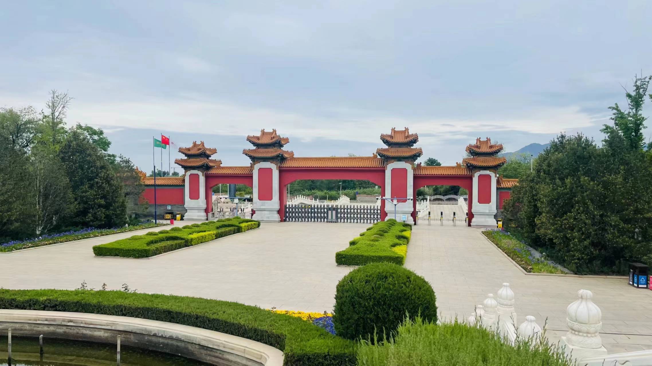 昌平区天寿陵园怎么样?合法吗?有安葬名人吗?