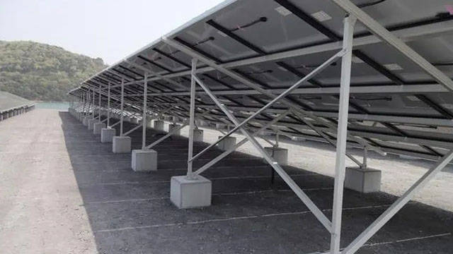 光伏支架的基材主要有碳钢,铝合金,镀锌钢等,其中碳钢的防腐比较常见