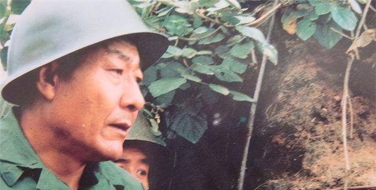 他被破格提拔,由军长晋升为副总参谋长,1994年晋升为上将_徐惠滋_我军