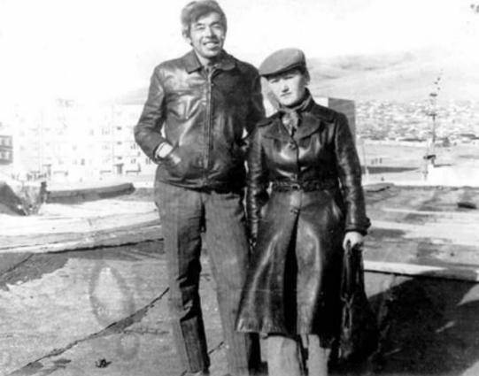 一年越狱3次,第4次逃到蒙古国娶了小20余岁的妻子,80年代获平反