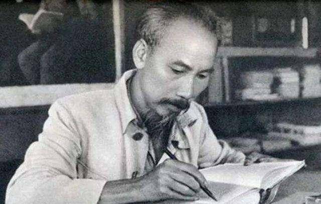 1958年胡志明写信给中国女子:无缘再会,你听过柏拉图的精神恋吗