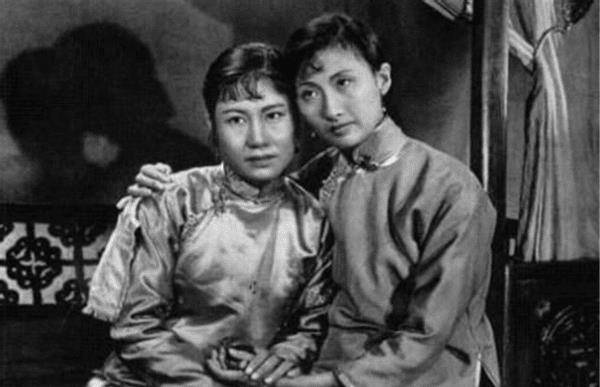 之后黄宗英和赵丹便结了婚,二人在生活之中互相陪伴,既是夫妻又是知己