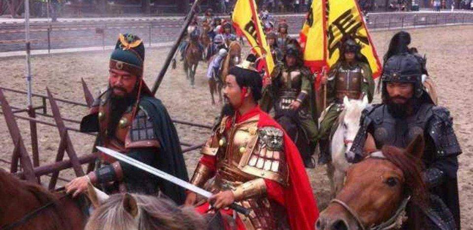 《三国演义》中,刘关张三人打吕布一人,为何还被称为三英?