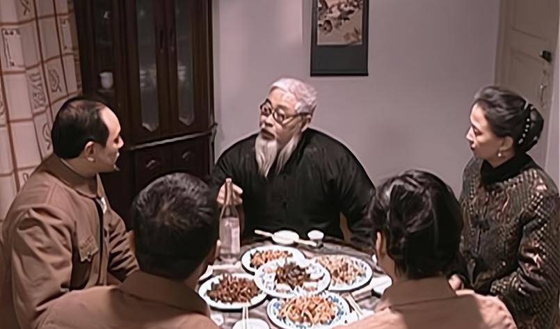 让丁伟赵刚都佩服的田墨轩,最睿智吗?其实他比李云龙强不了多少