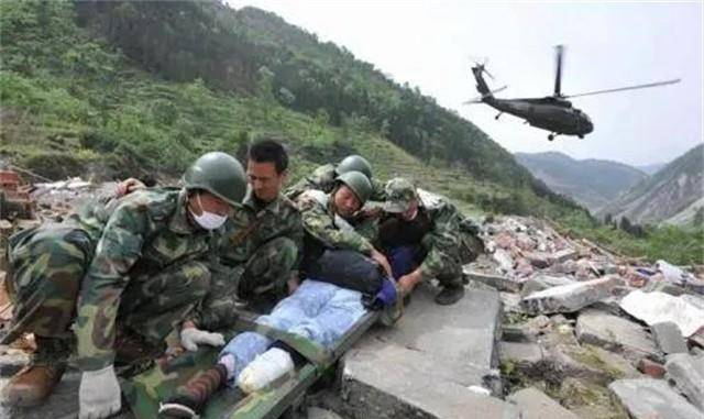 汶川地震,空降兵15勇士从4999米高空舍命盲跳,如今都是何职位?