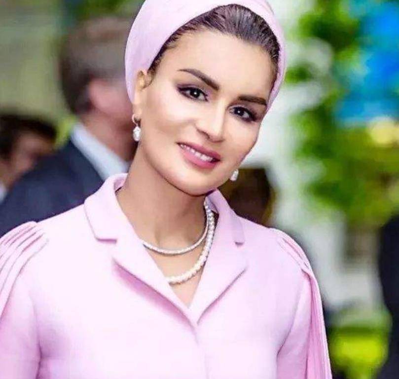 卡塔尔王位之争:国王外出度假,儿子迅速登基,顺带冻结父亲财产_埃米尔