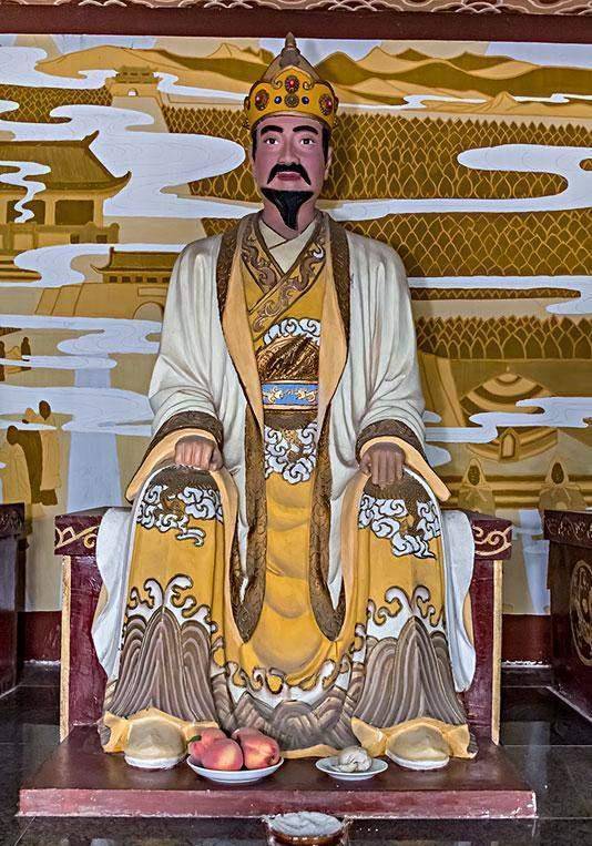 其余四位皆是少数民族皇帝,康熙,乾隆是满族,李仁孝,李乾顺是党项族