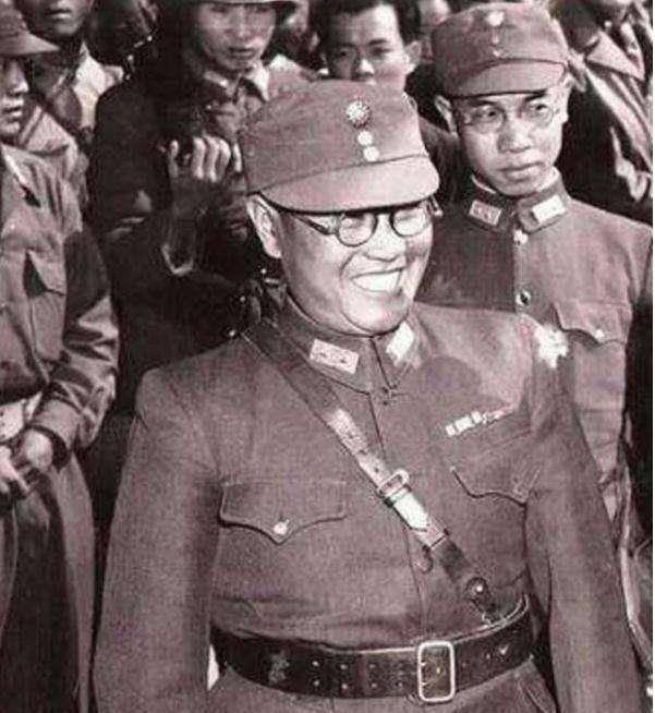 廖耀湘被俘拍桌子,说咱不厚道部队没展开就进攻,刘亚楼敬酒三杯
