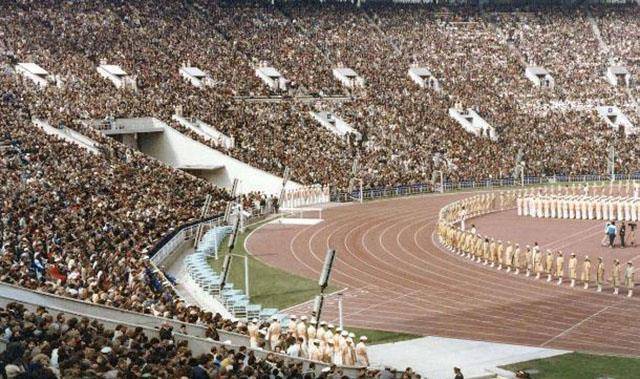 在奥林匹克会旗交接仪式上,由于加拿大属于抵制国家行列,上届主办城市