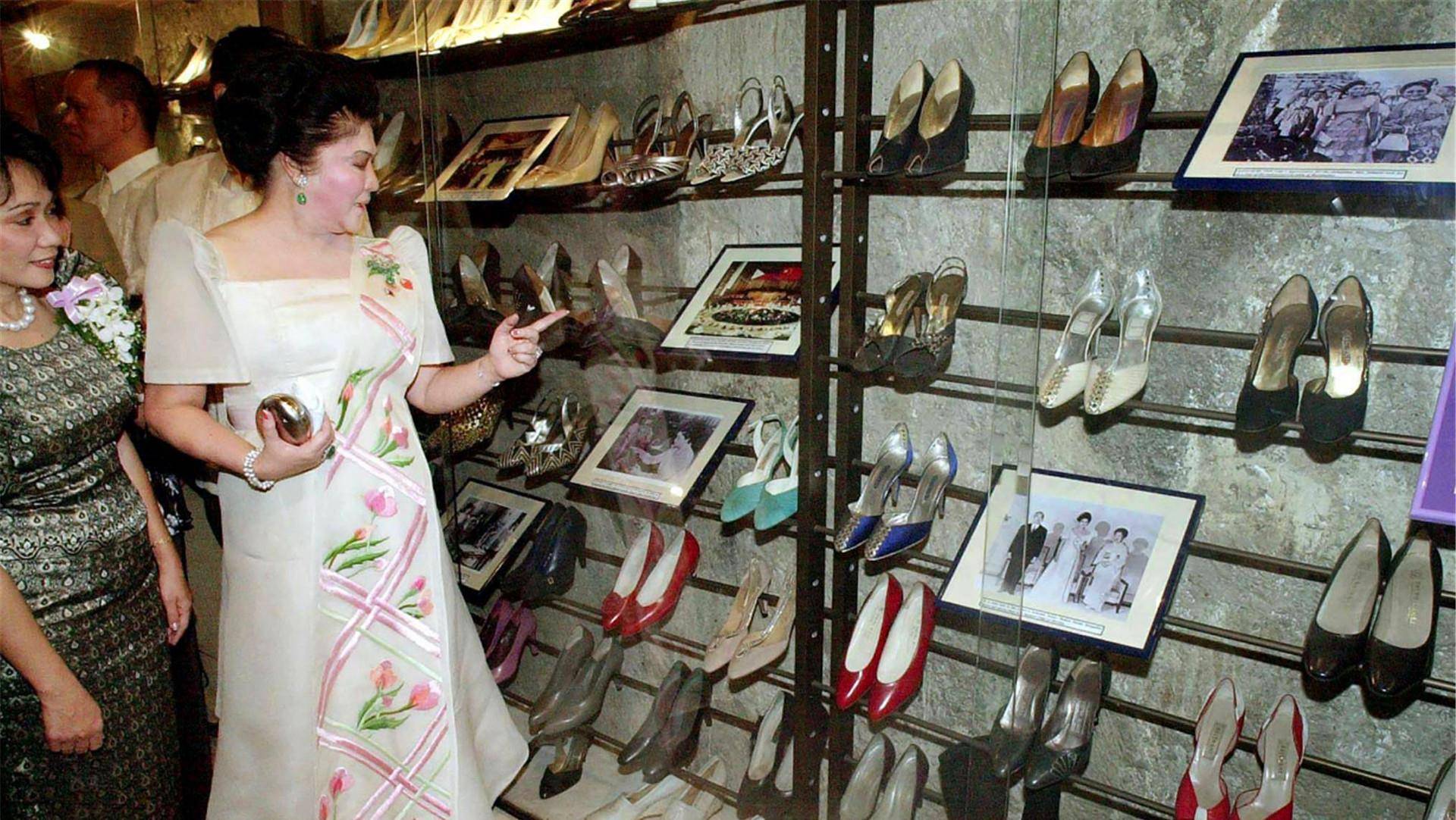 她贪污国家上百亿,家里藏100公斤珠宝,国人却为她建造博物馆